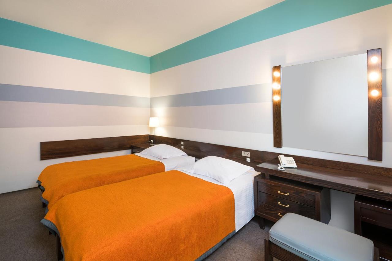 Marina Alimos Hotel Apartments Афины Экстерьер фото
